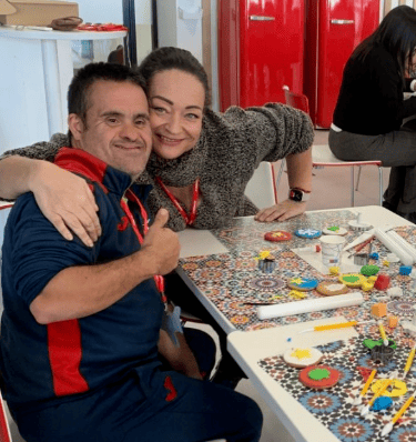 44. Col·labora com empresa